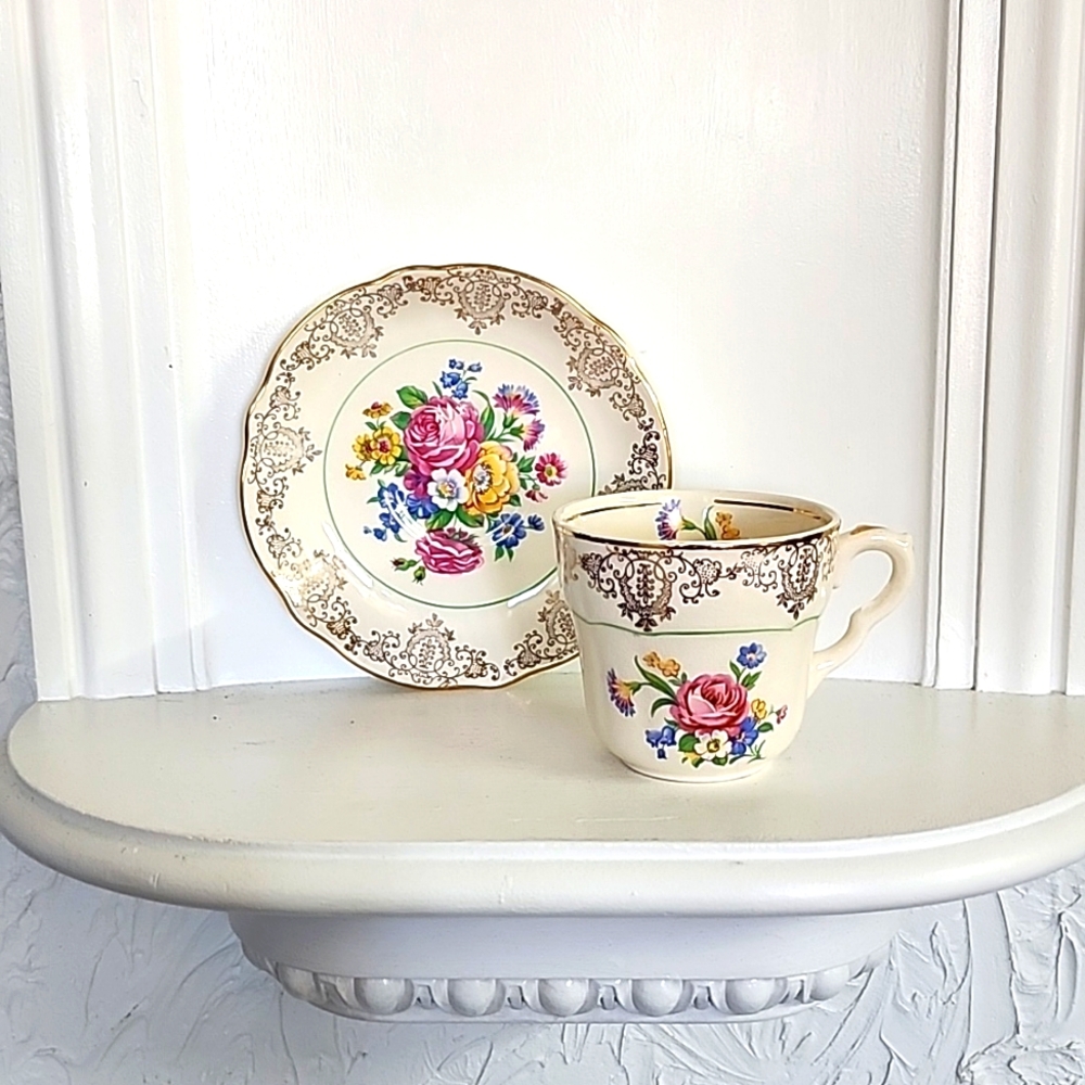 Washington Pottery Hansley England 22K Trim Teacup & Saucer